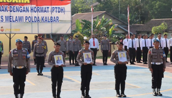 Tiga Personel Polres Melawi Di-PTDH, Kapolres: Jangan Ada Lagi yang Mencoreng Nama Baik Institusi