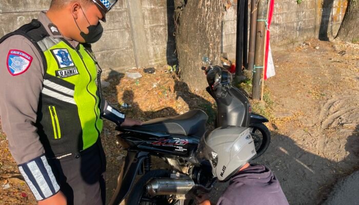 Satlantas Polres Melawi Sikat Knalpot Brong, Pengendara Bandel Langsung Ditilang