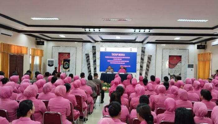 Tatap Muka Bersama Bhayangkari dan Polwan, Kapolres Melawi Tekankan Keharmonisan dan Keteladanan
