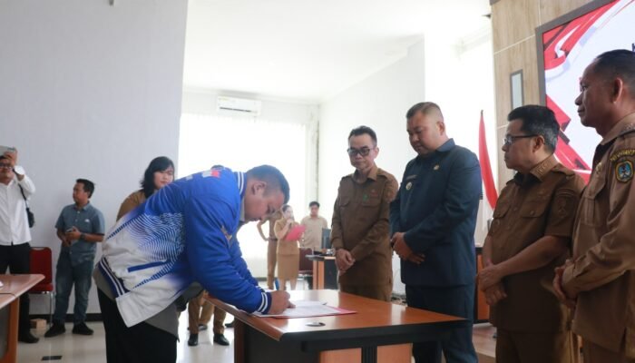 NPHD Ditandatangani!, Pemkab Melawi Salurkan Rp1,03 Miliar kepada Delapan Parpol