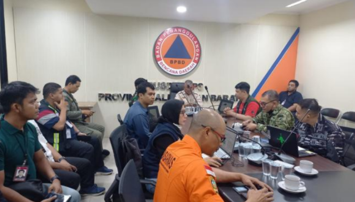 Satgas Udara Bergerak! Helikopter Water Bombing Sisir Ketapang, Kubu Raya hingga Melawi