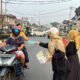 Kabut Asap Melanda, Aisyiyah Melawi Turun Bagikan Masker
