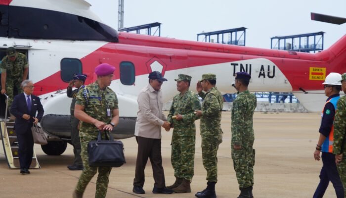 Usai Sambut Kedatangan Menhan RI, Danrem 121/Abw Lanjut Dampingi Sjafrie Sjamsoeddin Lepas JSDF Jepang Usai Misi Karhutla