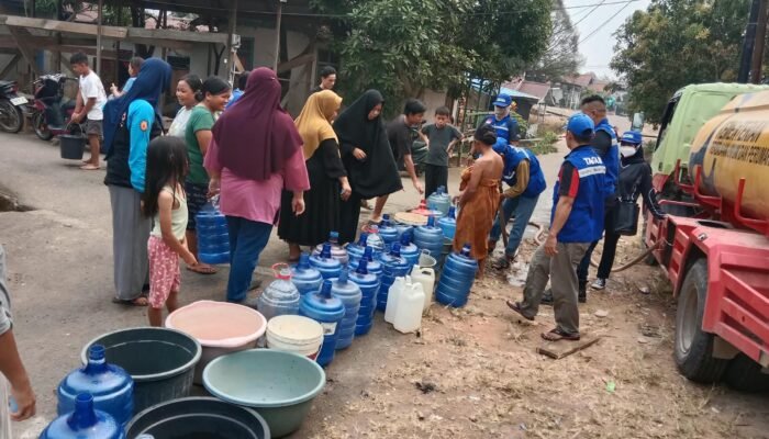 KPA Ciwanadri Salurkan 43.571 Liter Air Bersih, 1.742 Warga Melawi Terbantu Di Tengah Kekeringan dan Karhutla