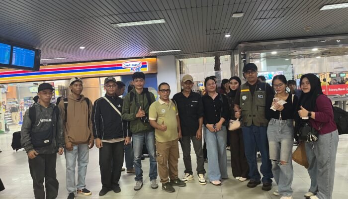 DPW APKASINDO Kalbar Lepas Mahasiswa Penerima Beasiswa SDM Perkebunan BPDP 2026