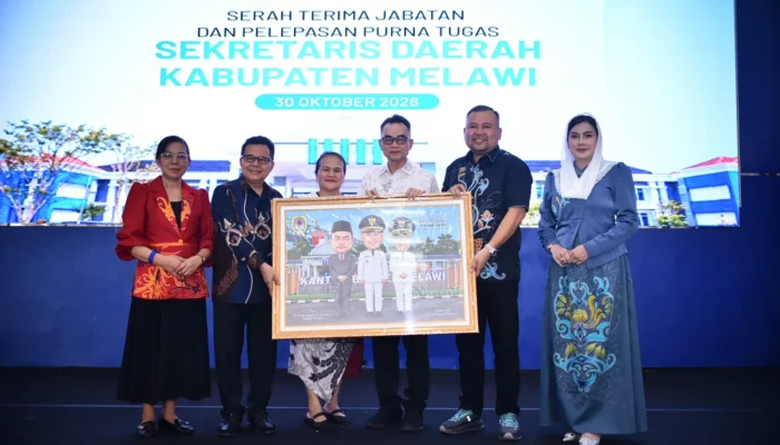 Pemkab Melawi Lepas Purna Tugas Sekda Drs. Paulus, Bupati Apresiasi 34 Tahun Pengabdian