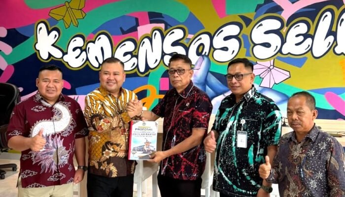 Bupati dan Ketua DPRD Melawi Temui Wamensos, Ajukan Proposal Pembangunan Sekolah Rakyat